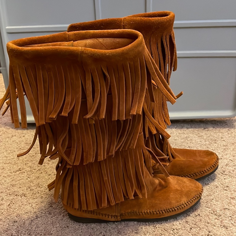 Minnetonka 3-Layer Fringe Boots - brown suede